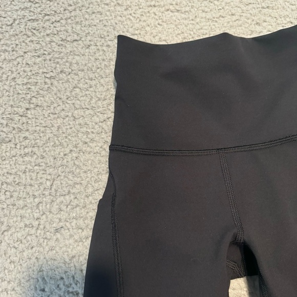 Lululemon Wunder Train High-Rise Short 8” Black Sz 0 Legging Comfort Athleisure - Picture 4 of 11